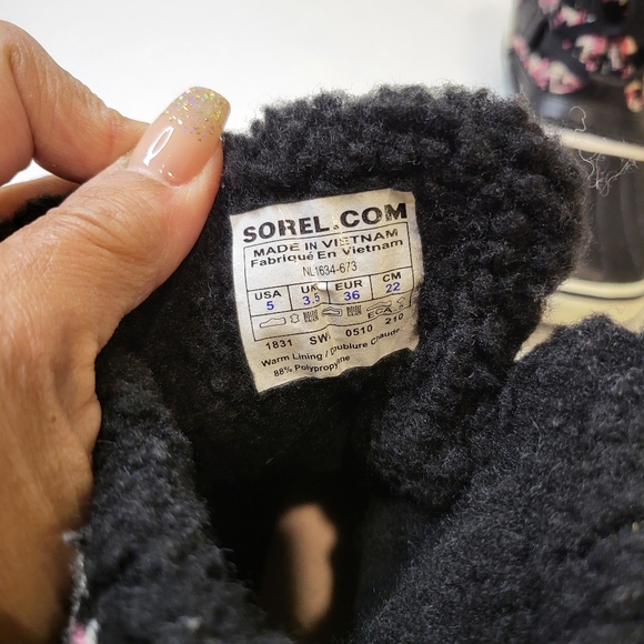 Sorel boots - Picture 8 of 10